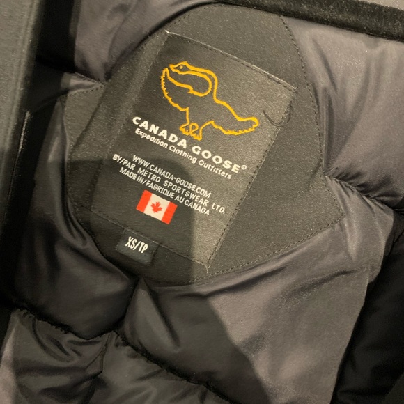 Canada Goose Women’s Long Black Parka Jacket - Picture 5 of 6